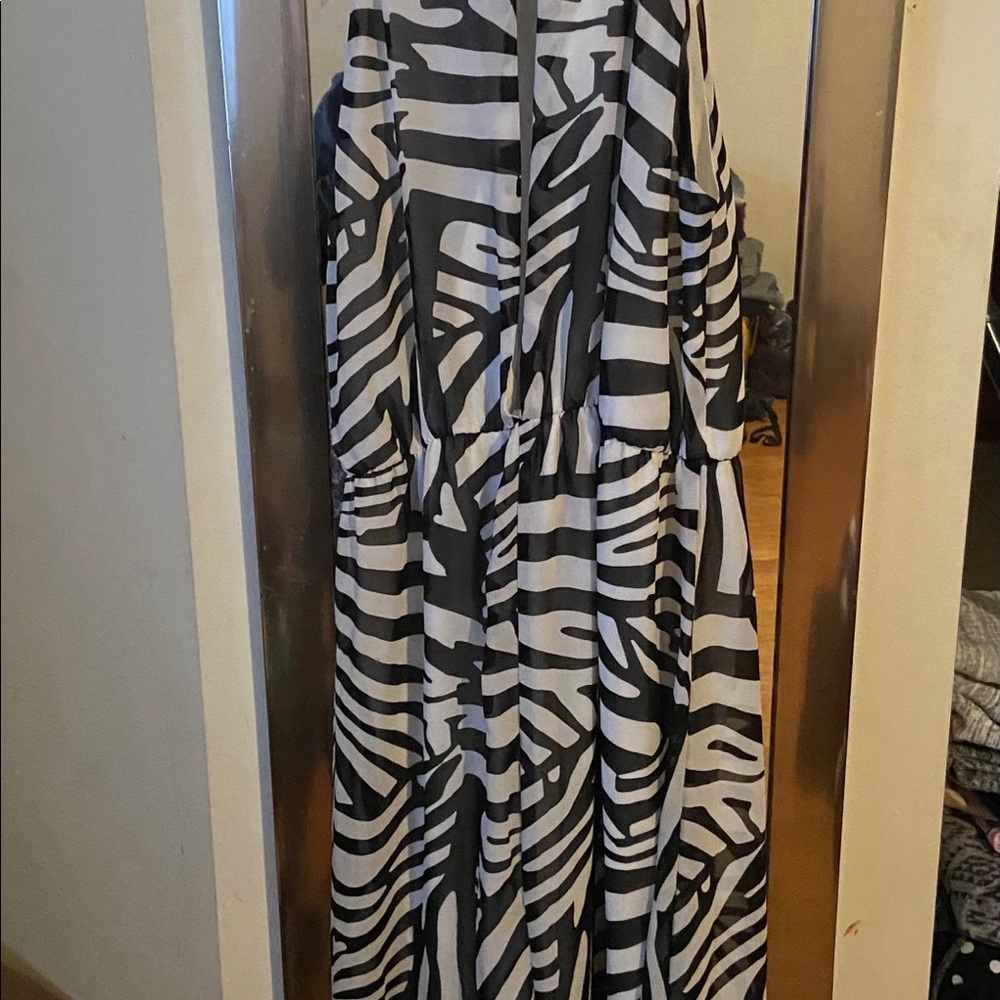 Dress - Picture 2 of 2